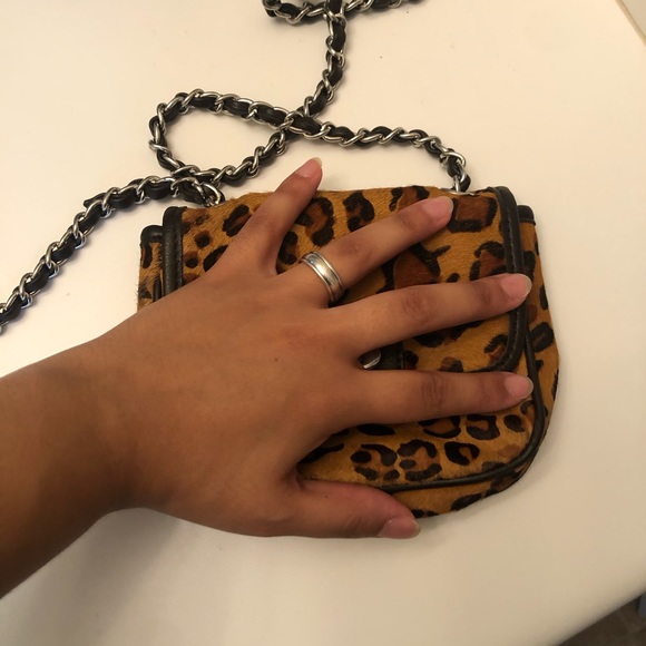 Banana republic S leopard print crossbody purse - Picture 2 of 8